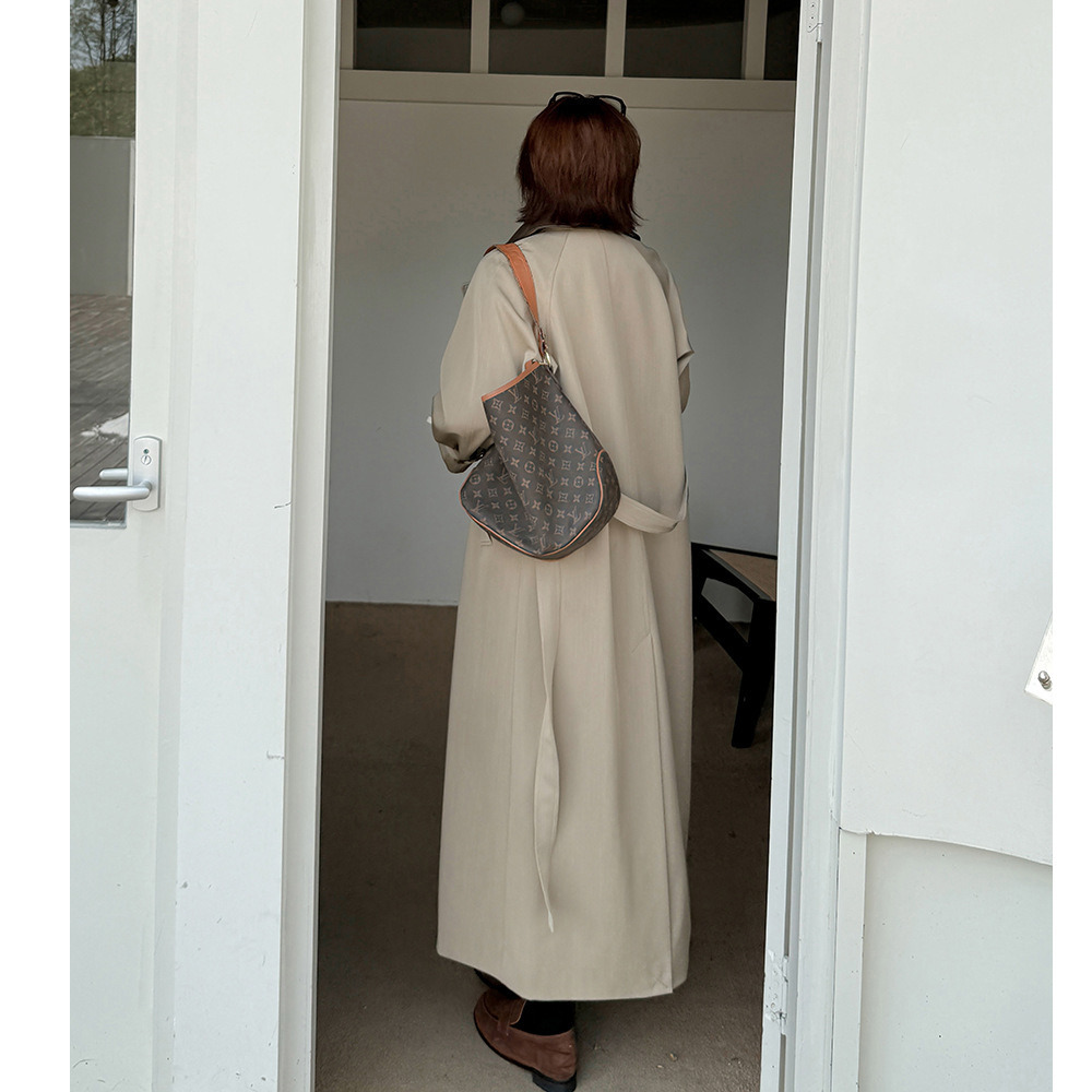 長さ10cm違いの2タイプ PUレザー二重襟付きトレンチコート11