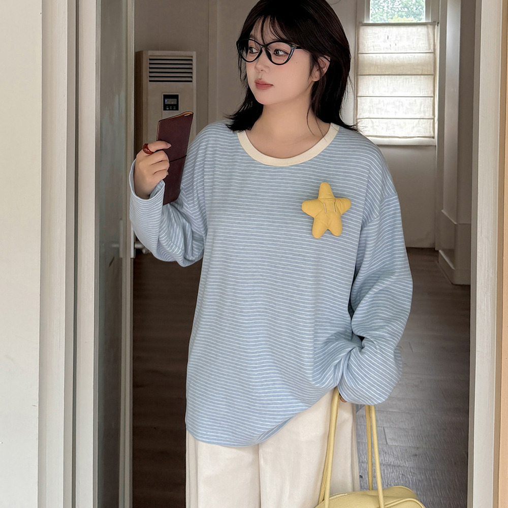 星モチーフ付き 細ボーダー オーバーサイズ ニットプルオーバー1