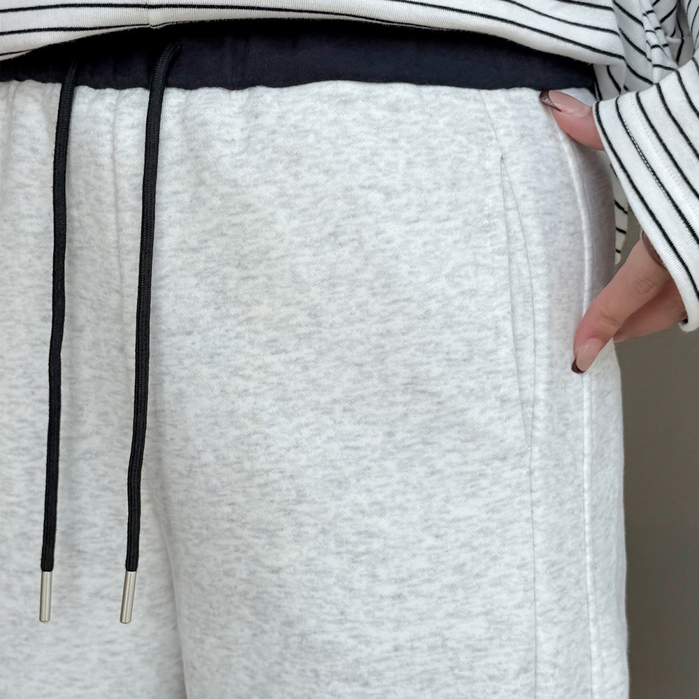 ニット複合生地の暖かで柔らかいスウェットシミターカジュアルパンツ8