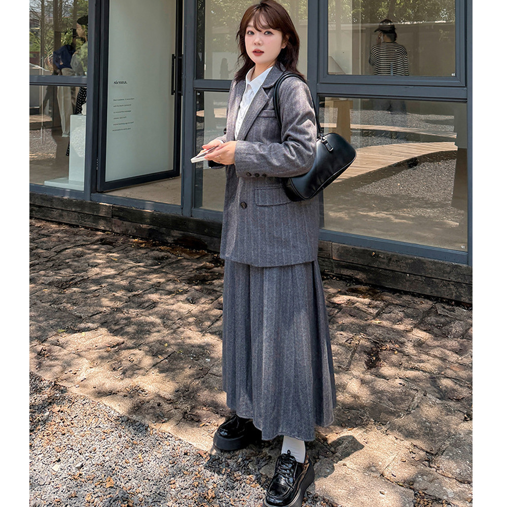 レトロなヘリンボーンウールライク生地のスカート2