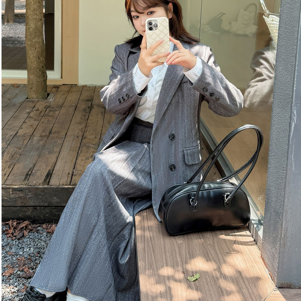 レトロなヘリンボーンウールライク生地のスカート4