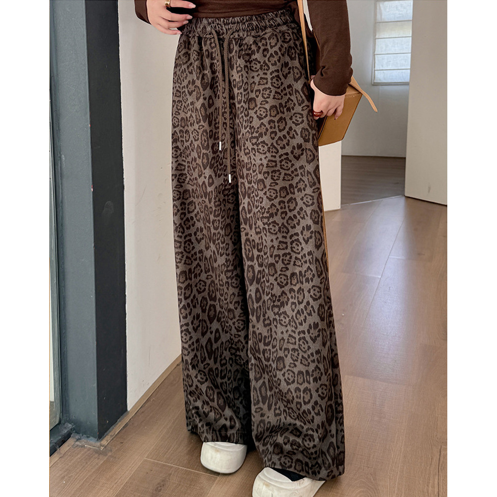 しっとりとしたピーチスキン ヒョウ柄ウエストゴム ワイドパンツ2