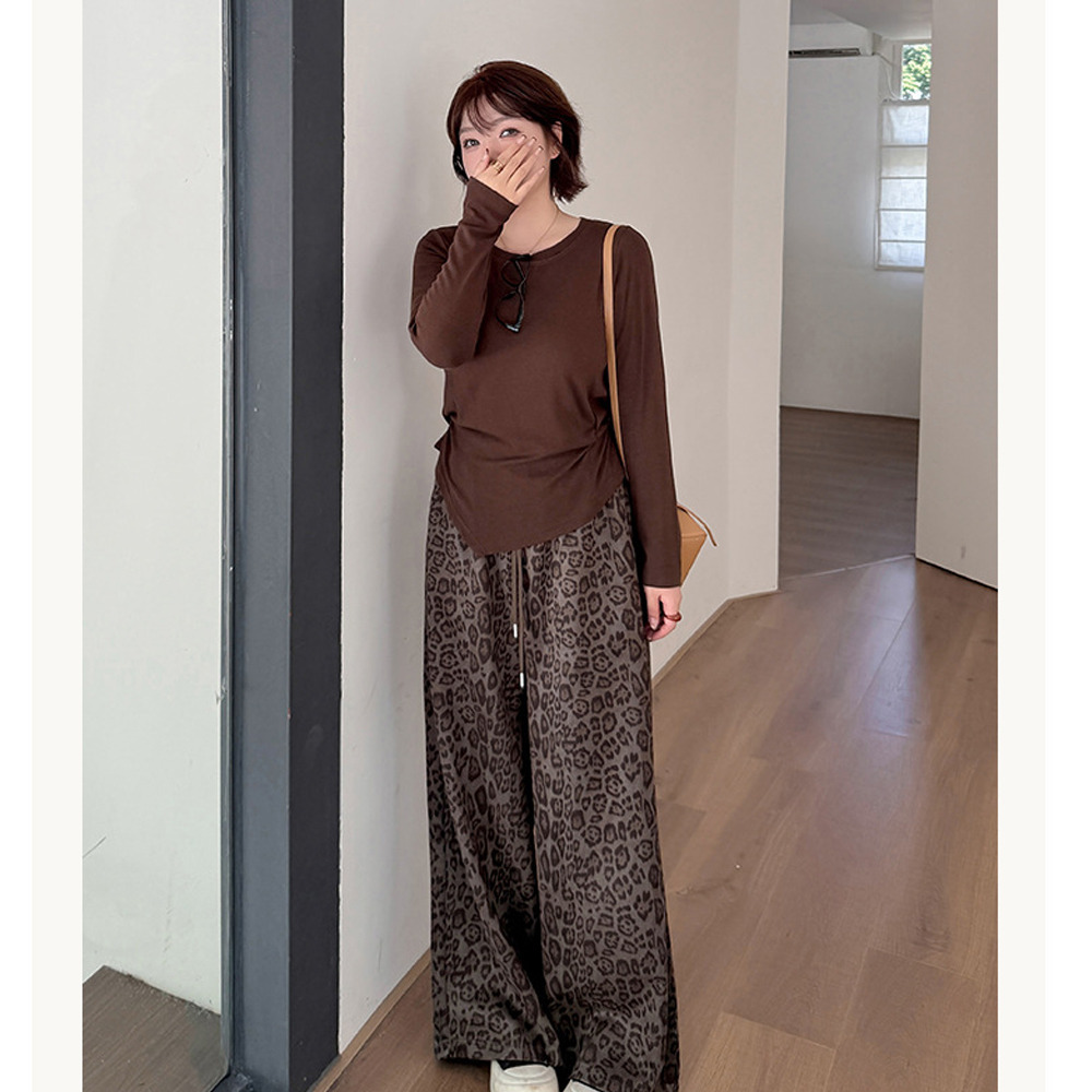しっとりとしたピーチスキン ヒョウ柄ウエストゴム ワイドパンツ6