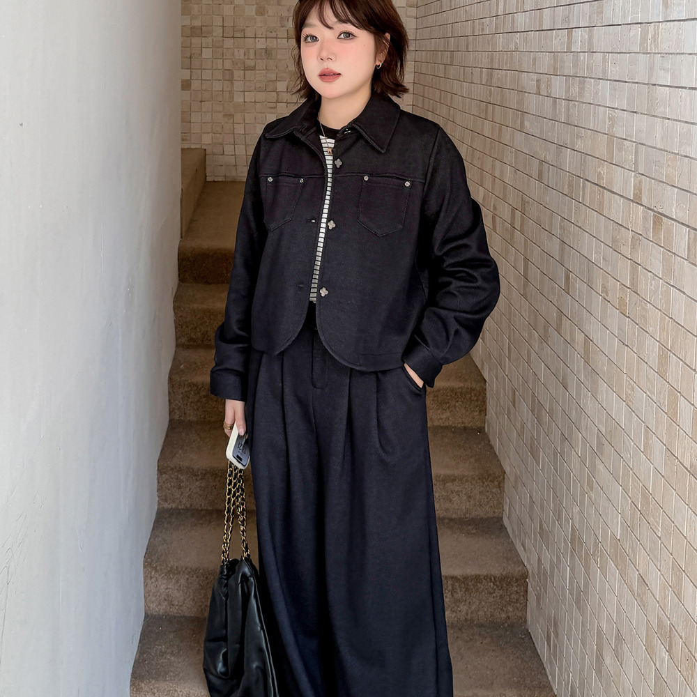 ショートジャケットとワイドパンツの綺麗めデニムパンツスーツ3