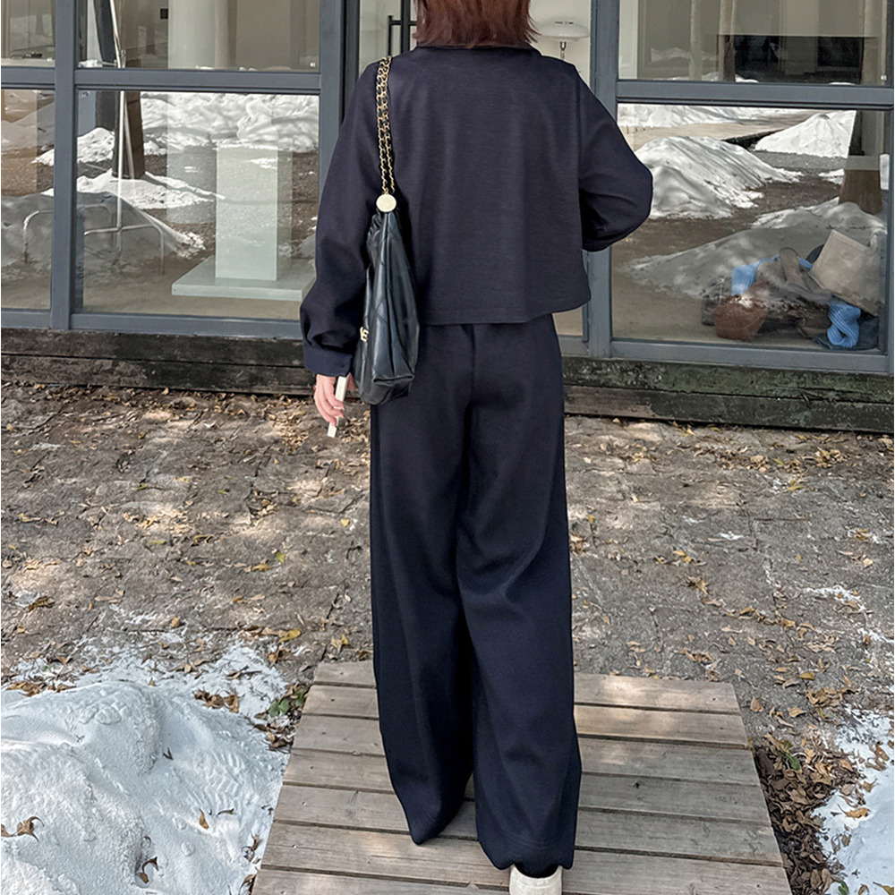 ショートジャケットとワイドパンツの綺麗めデニムパンツスーツ4