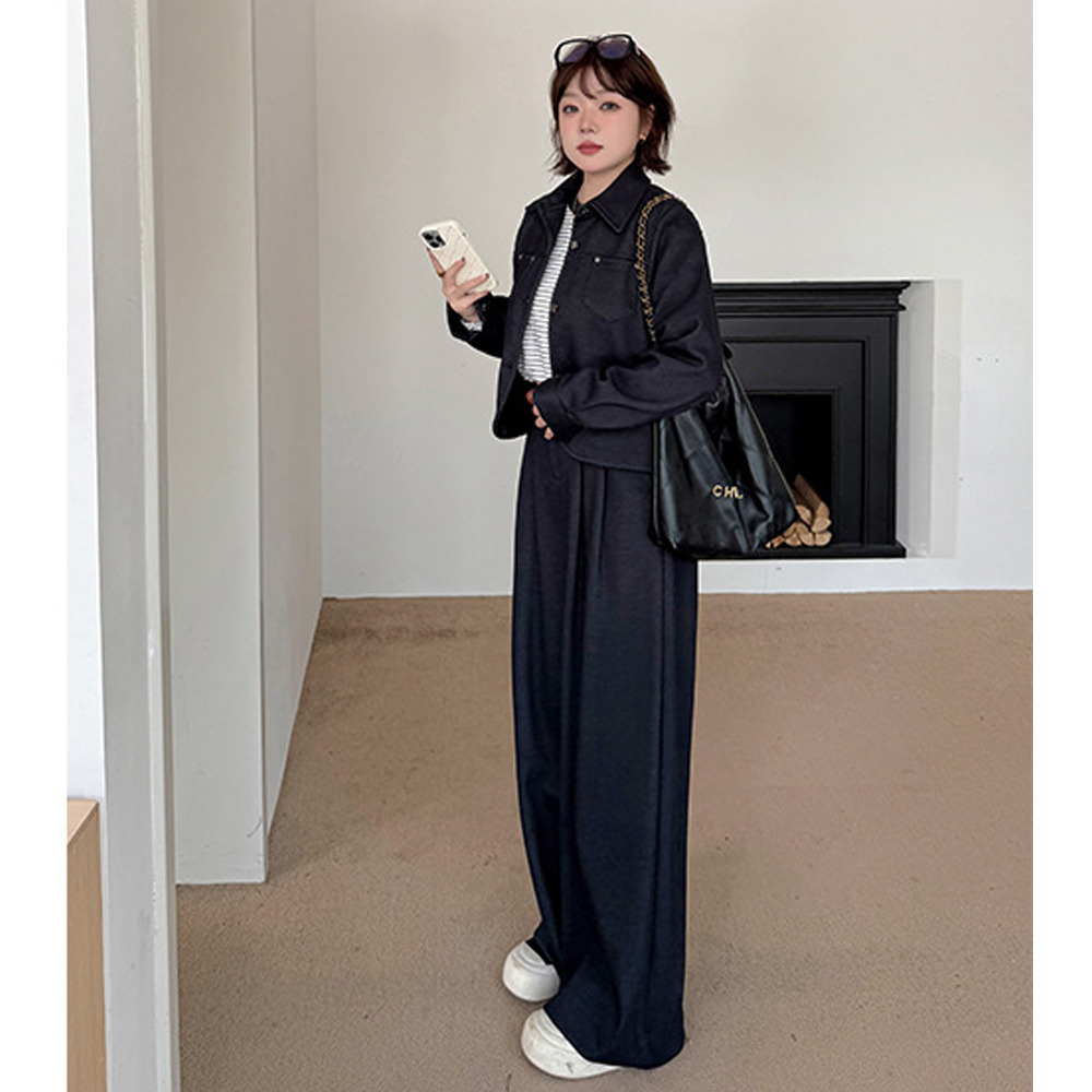 ショートジャケットとワイドパンツの綺麗めデニムパンツスーツ9