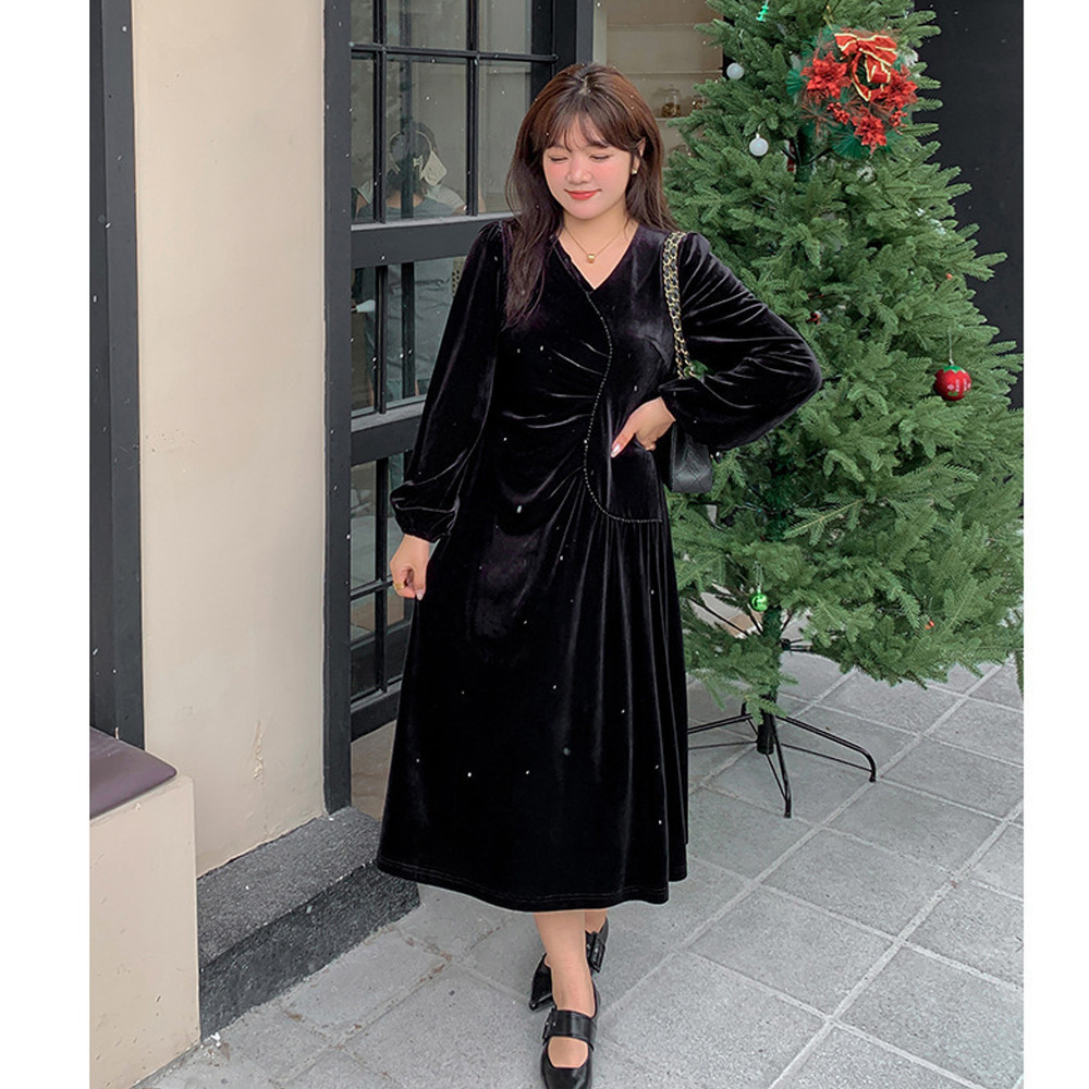 ウェーブラインが個性的でエレガント!ベルベットフレアワンピース2