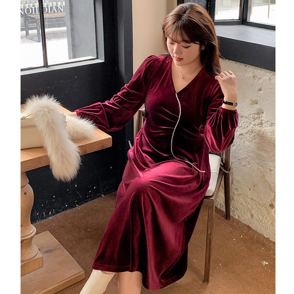 ウェーブラインが個性的でエレガント!ベルベットフレアワンピース7