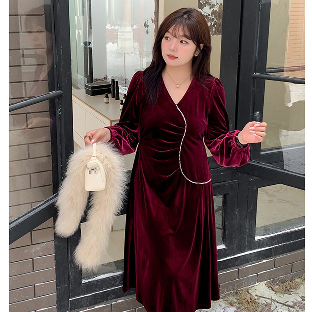 ウェーブラインが個性的でエレガント!ベルベットフレアワンピース8