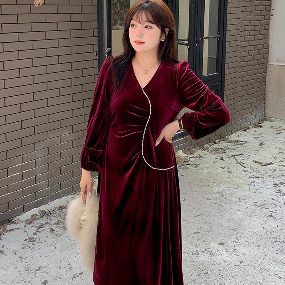 ウェーブラインが個性的でエレガント!ベルベットフレアワンピース1