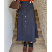 柔らかで暖かな肌触りの起毛素材フェイクデニムフレアスカート