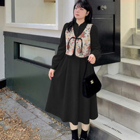 ウエストタックワンピースと花柄ジャガード織りベストのセットアップ