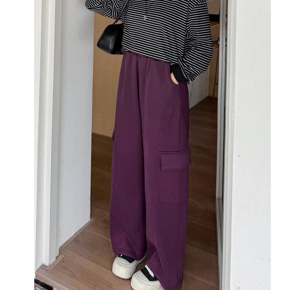 裏起毛の暖かなカーゴデザイン ワイドストレートパンツ11