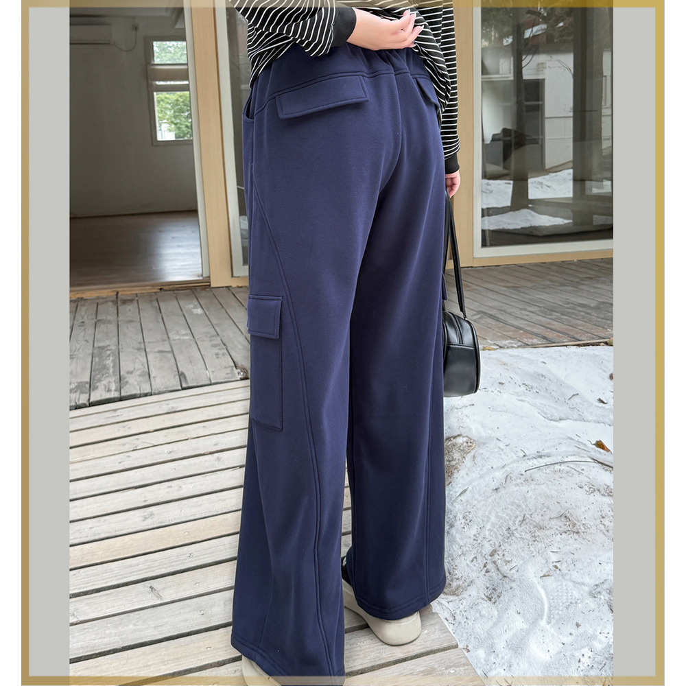 裏起毛の暖かなカーゴデザイン ワイドストレートパンツ16