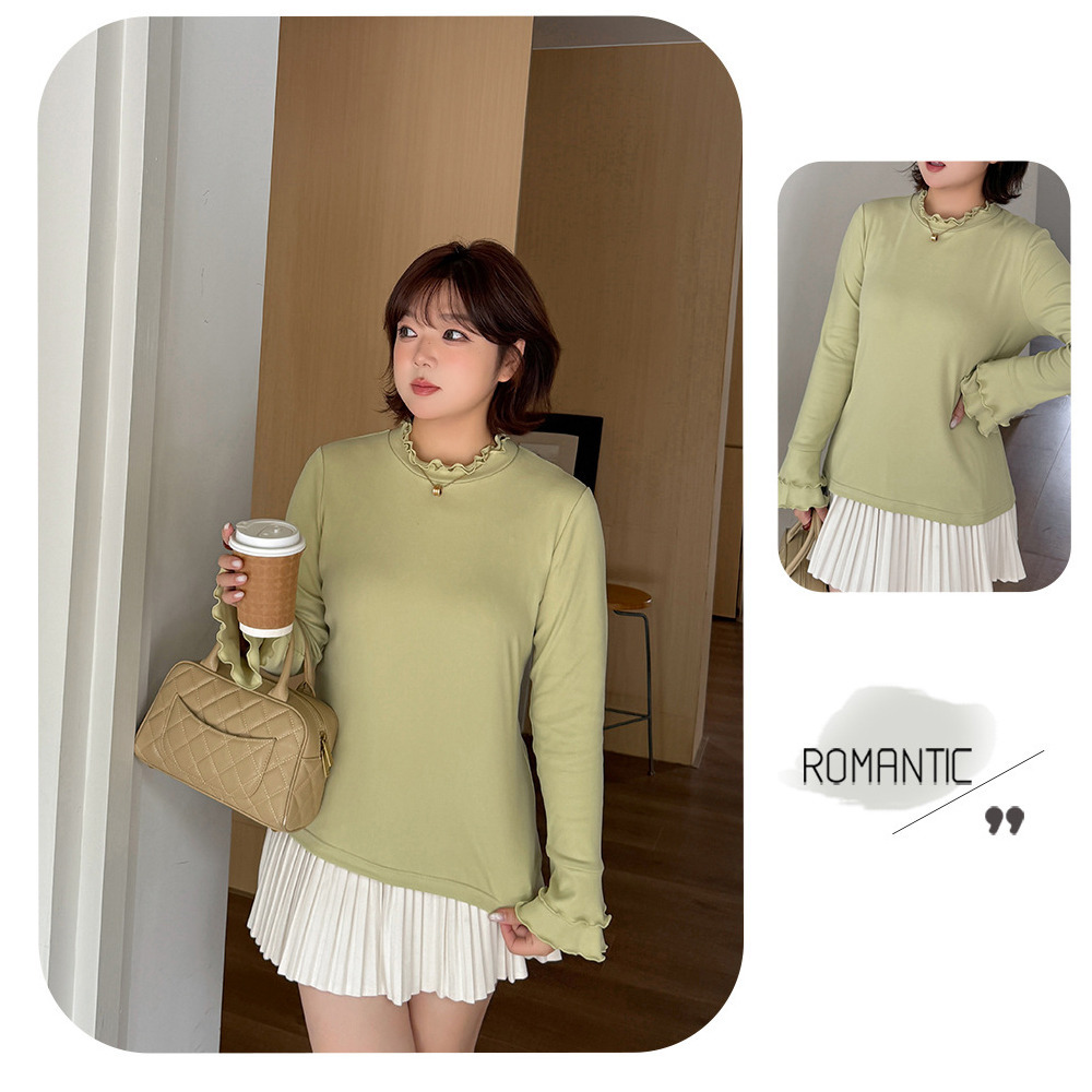 二重フリルのスタンドカラーとベルカフのフィット感のあるトップス6