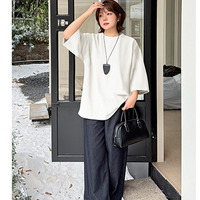 オールシーズン着回せる！縦ストリップ クルーネック五分袖カットソー