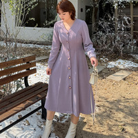 しっかりとしたリブ生地の暖かくエレガントなフレアワンピース 