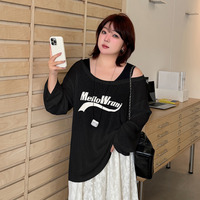 タンクトップとシアー長袖プルオーバーの着回し力抜群アンサンブル