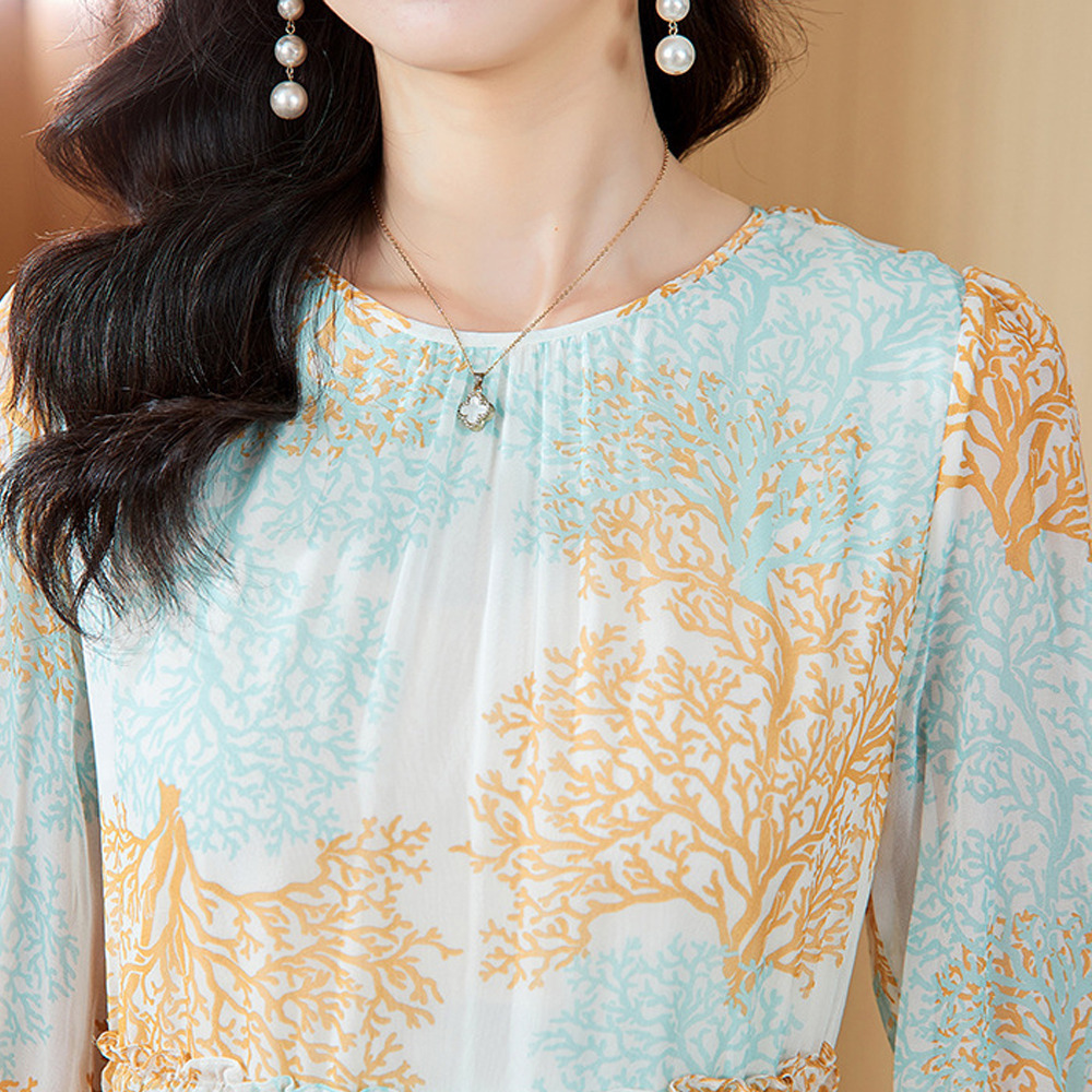 シルクライクなふんわりシフォン ツリープリントティアードワンピース8