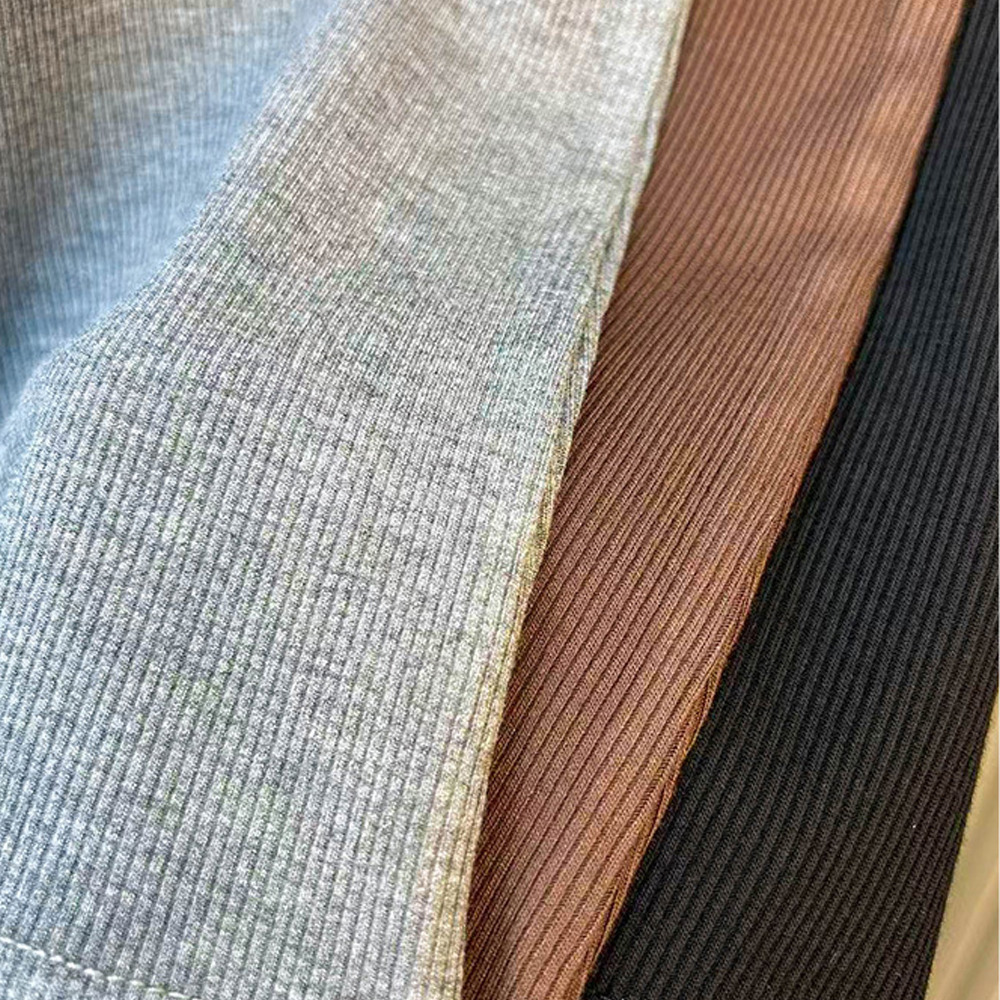 伸縮性に優れたリブニット素材で脇やキーネックのスタイルアップTシャツ sanmaru11