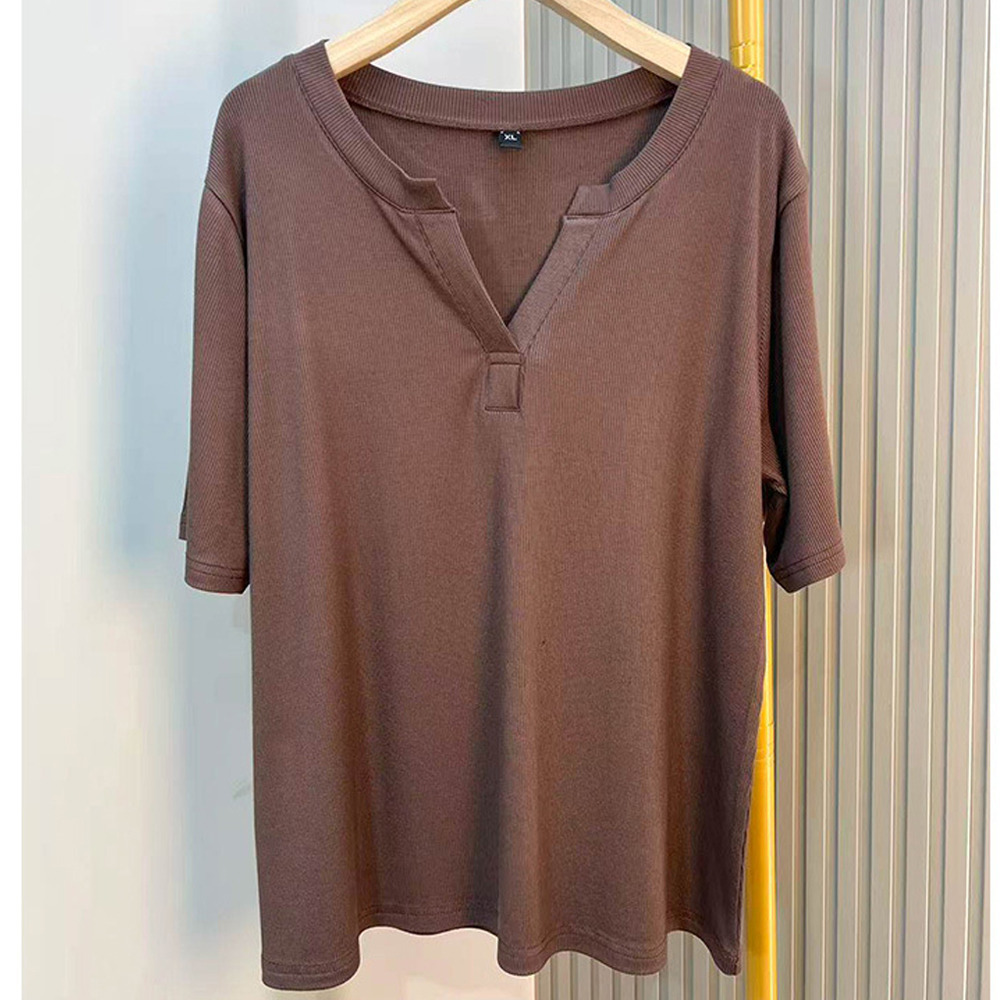 伸縮性に優れたリブニット素材で脇やキーネックのスタイルアップTシャツ sanmaru9