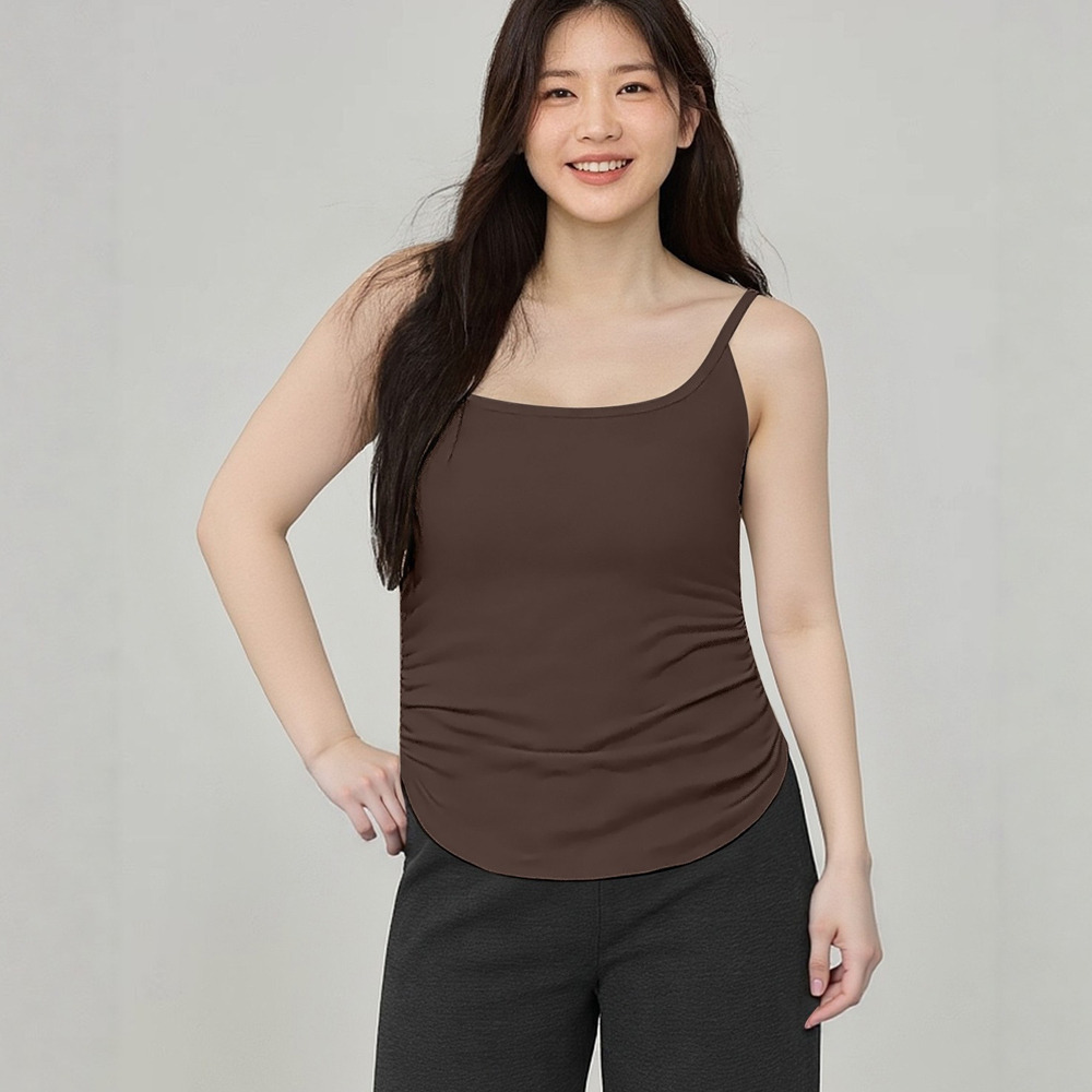伸縮性に優れたモダール素材で脇や胸元をフォローしてくれるキャミソール サンマル1