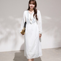 フォークロアテイストの刺繍入り綿混ジャガード Aラインワンピース sanmaru