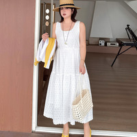 レトロな中空レースのノースリーブ 2段ティアードワンピース