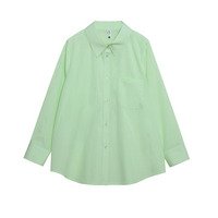 レイヤードにも最適 ボックスシルエットのシンプルなシャツブラウス