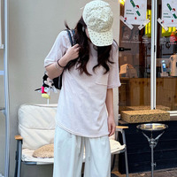 シンプルでスタイリッシュなオーバーサイズ 半袖Tシャツ