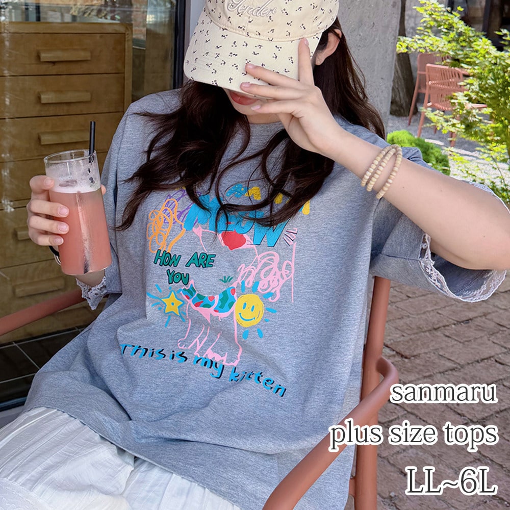 袖口にレースコラージュ 胸にグラフティプリントの半袖Tシャツ