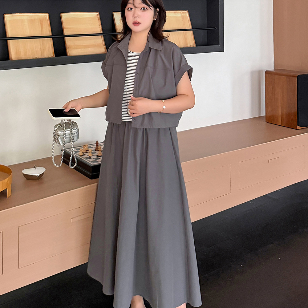 ナチュラルな抜け感と上品さを兼ね備えた大人のリラクシーセットアップ6