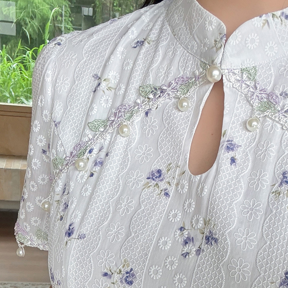 可憐な花柄とチャイナテイストが織りなす、上品フェミニンなワンピース6
