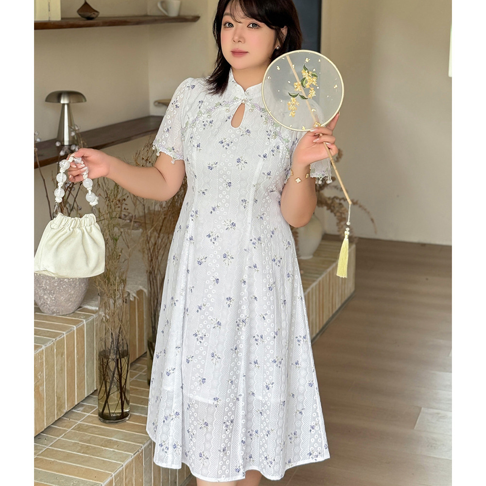 可憐な花柄とチャイナテイストが織りなす、上品フェミニンなワンピース7