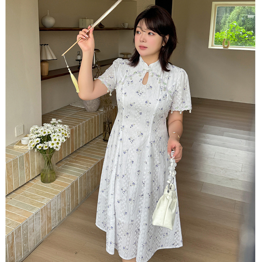 可憐な花柄とチャイナテイストが織りなす、上品フェミニンなワンピース8