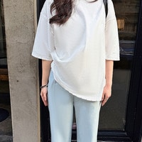 抜け感を纏う、大人のヴィンテージライクTシャツ。体型カバーも叶える一枚