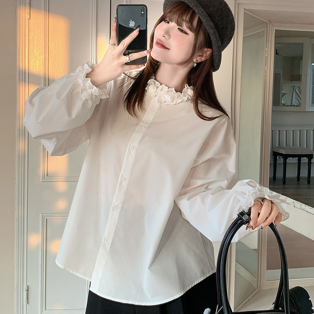 薔薇の飾り付きレース二重フリルスタンドカラー&袖口のホワイトブラウス3
