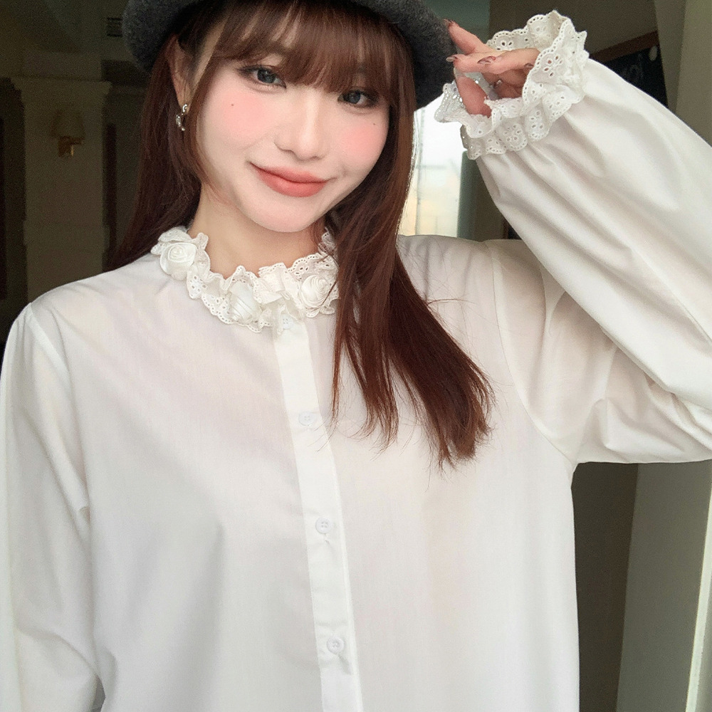 薔薇の飾り付きレース二重フリルスタンドカラー&袖口のホワイトブラウス4
