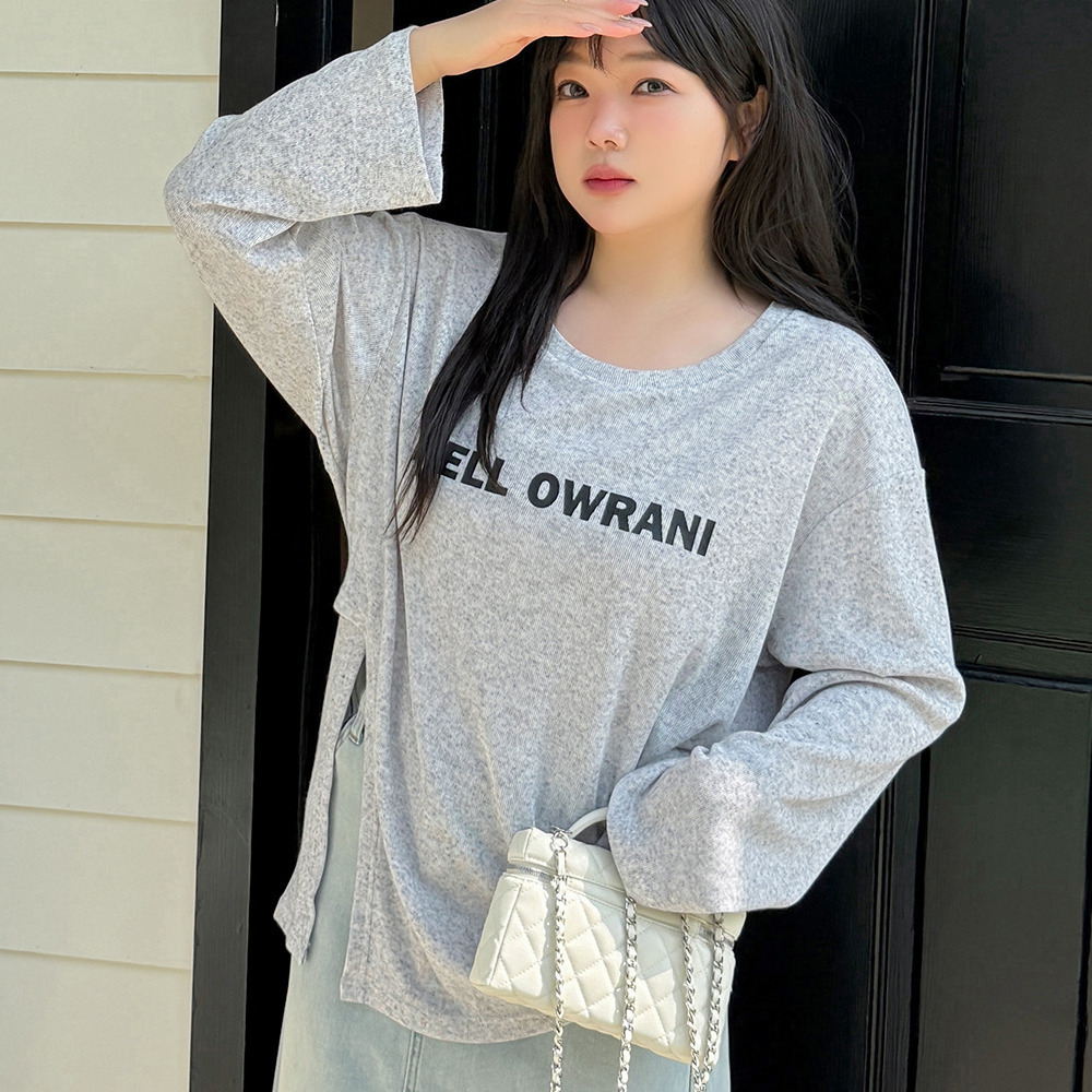 ゆったり抜け感のあるサイジング 裾スリット入りプルオーバー3