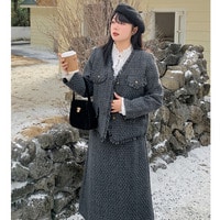 エッジフリンジ ジャケットとAラインスカートの上品スーツ