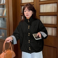 スタンドカラーとラペルカラーの2way ショート丈のおしゃれなブルゾン