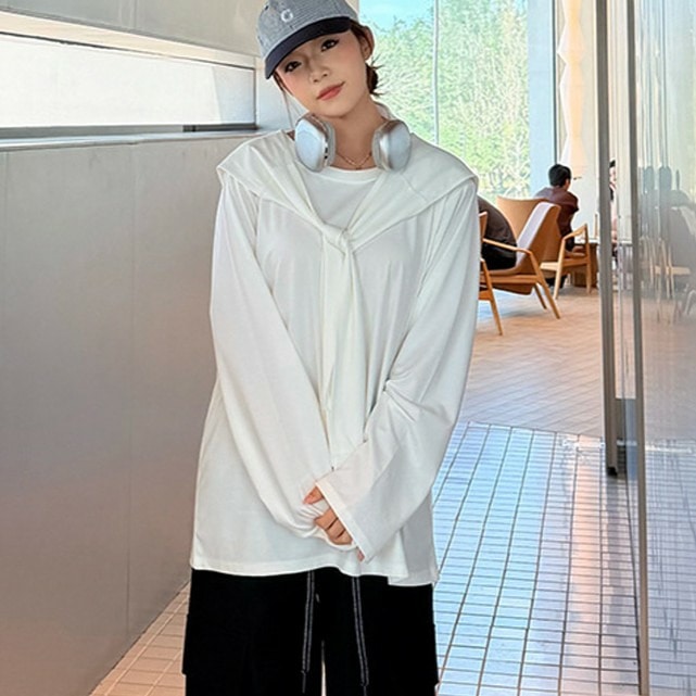 気取らないシックさ。ドレープリボンが惹きたてる洗練フーディー1