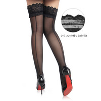 動いてもずれない秘密武器！シリコン付きのストッキング