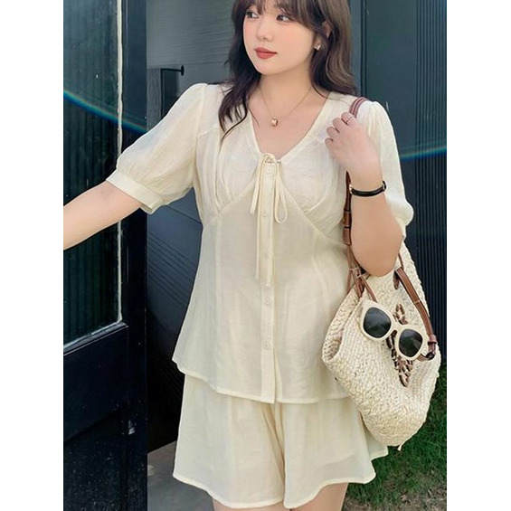 クレープ生地 Vネックブラウスとフレアショートパンツスーツ 大きいサイズレディース【アリノマ/Alinoma】 クレープ生地 Vネックブラウスとフレアショートパンツスーツ 大きいサイズレディース【アリノマ/Alinoma】