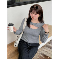 胸窓開きのモードなボトミングシャツ 　大きいサイズレディース