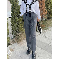 美シルエットでスタイルアップが叶う2タック入りテーパードパンツ　大きいサイズレディース