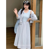 スポーティーライクなブルゾンとノースリーブワンピースのセットアップ