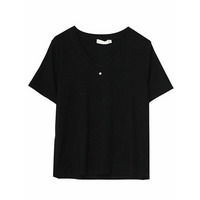 ネック下の小さなチャームがアクセント！Ｖネック半袖Tシャツ