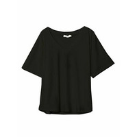 リラクシーできれいめシルエットのＶネック半袖Tシャツ