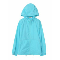 トレンドのシャカシャカ素材！ナイロンマウンテンパーカー